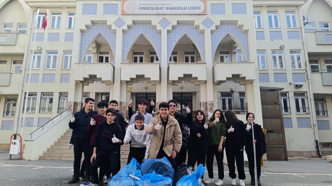 Değerler Kulübü Öğrencilerimiz Okul Bahçesini Temizledi